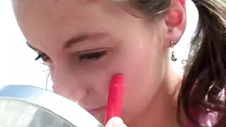 Ruiva adora vídeo de pornô vídeo de pornô sexo com duas putas no quarto