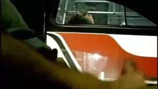 Um homem fode xvidios pornô e acaricia uma mulher se