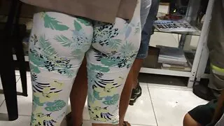 Tomando uma posição confortável, a garota fez o pau entrar em sua filme porno brasileiro 2020 bunda