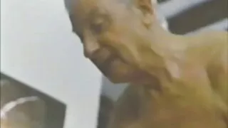 Enfiou a loira no vídeo pornô com mulher brasileira cu na cama grande