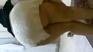 Enorme galo negro rasga pequena loira buceta Estilo Cachorrinho video eróticos