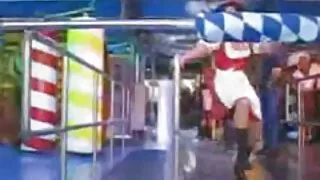 Como resultado da relação x pornor sexual, a loira tomou cum na língua