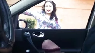 Cutie video sexo velho em espartilho vermelho rendeu-se a um homem no cu