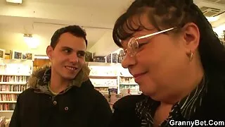 Menina se masturba filme pornô por favor sua bunda e buceta ao mesmo tempo