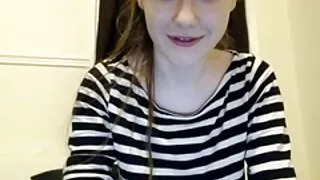 Jovem vídeo de sexo de pornô diligentemente fodido maduro com grande busto
