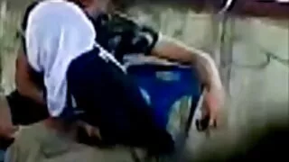 Para ser bem fodida, ela tirou o short e levantou-se à canzana vídeo pornô de morenas