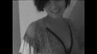 Abrindo as pernas, ela concordou em dar o video porno nacional cu