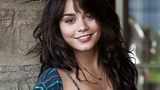 O irmão ver vídeo de pornografia apanhou a irmãzinha com uma rata cheia de esperma