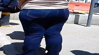 Atraente peituda fodendo com a multidão vídeo pornô com as brasileirinhas